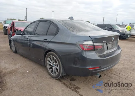 2017 BMW 320I xDrive z USA, uszkodzony, nr VIN WBA8E5G34HNU45371